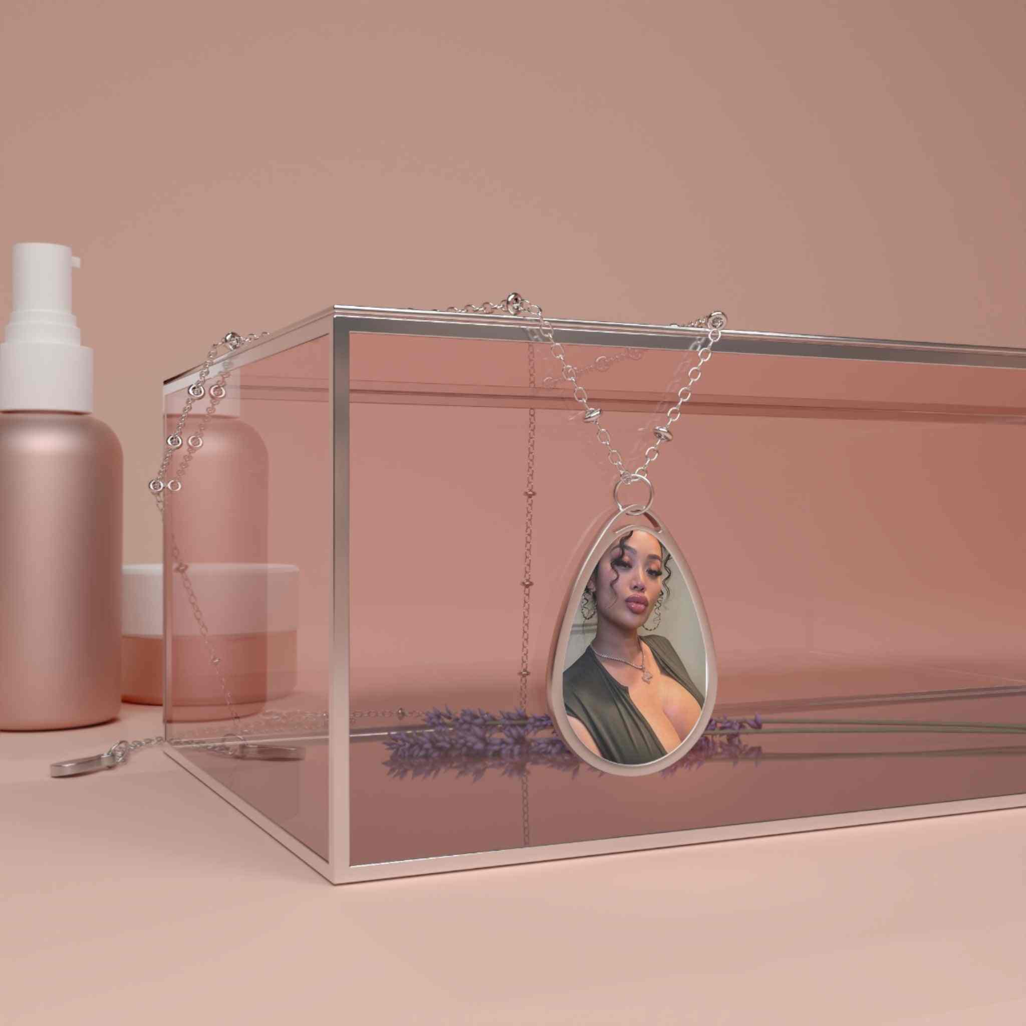 Photo de Elegant Oval Necklace, Custom Photo Pendant, Personalized Jewelry, Gift for Her, Meaningful Keepsake