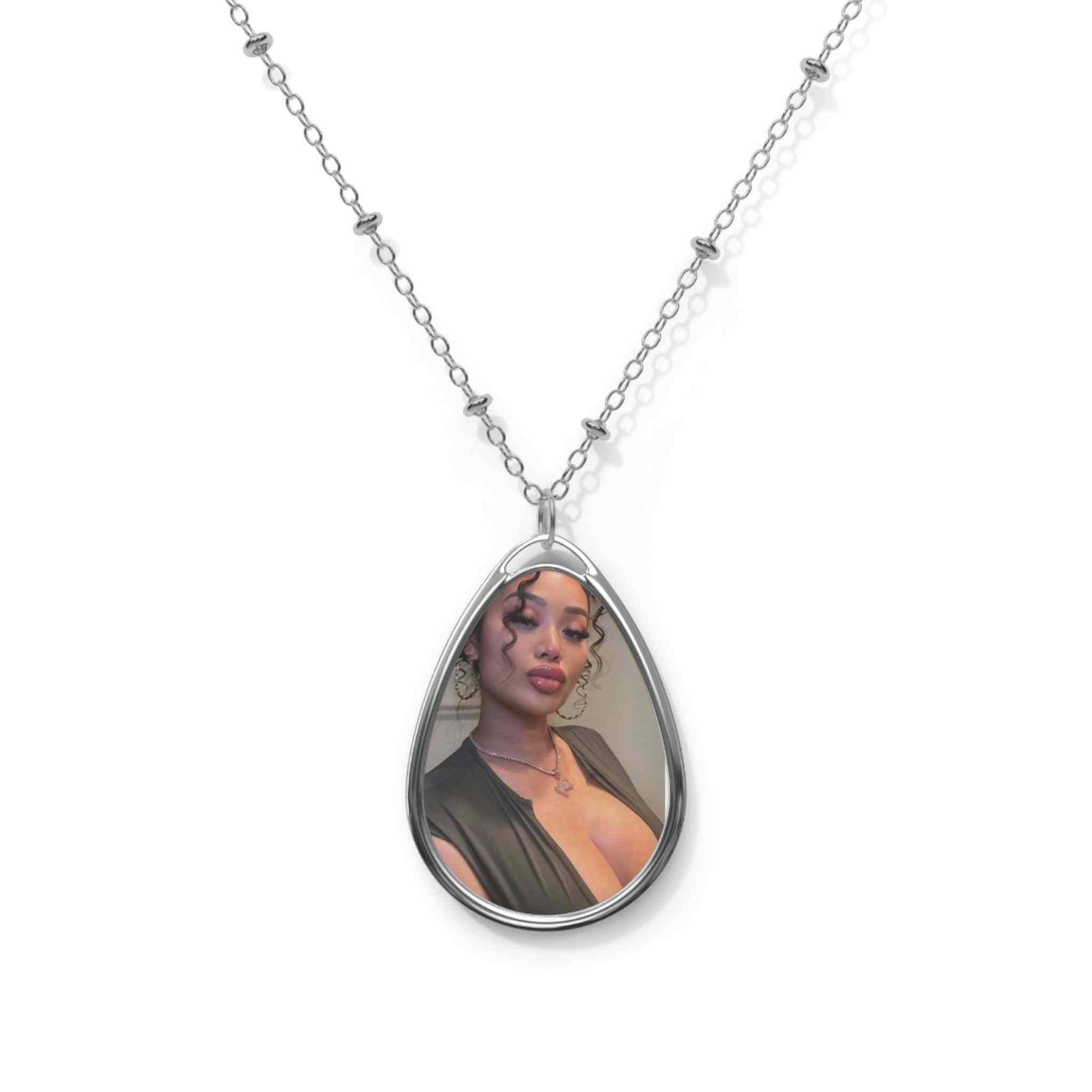 Photo de Elegant Oval Necklace, Custom Photo Pendant, Personalized Jewelry, Gift for Her, Meaningful Keepsake