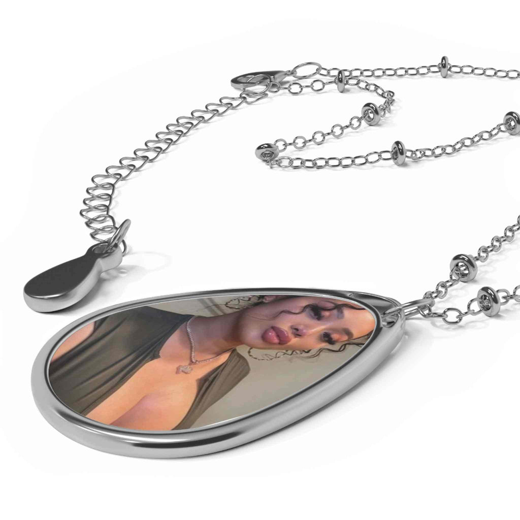 Photo de Elegant Oval Necklace, Custom Photo Pendant, Personalized Jewelry, Gift for Her, Meaningful Keepsake