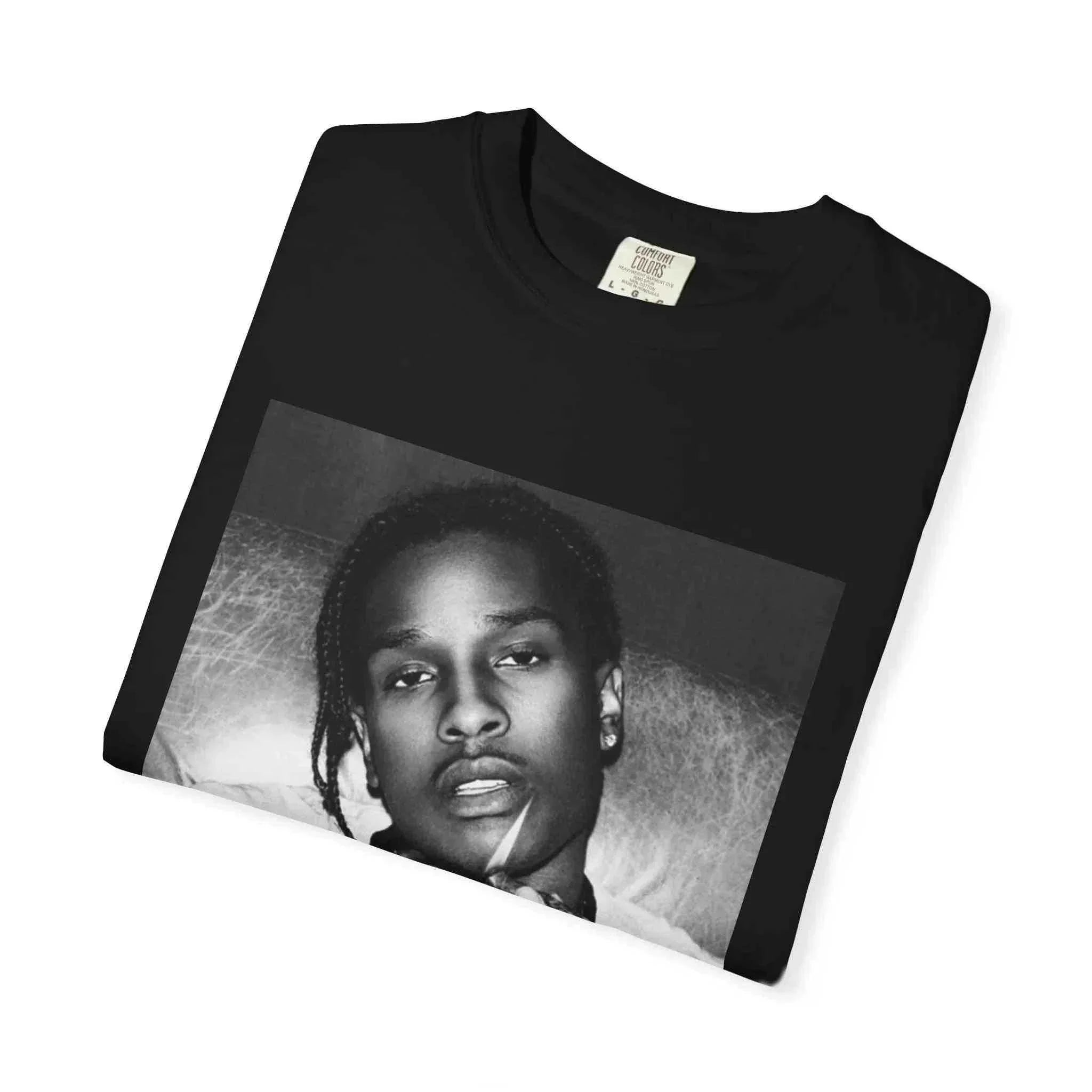 Photo de Stylish Unisex Garment-Dyed T-Shirt - Bold Graphic Print